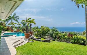 Serene Hawaiian Estate Above the Sea - Kailua Kona, Hawaii