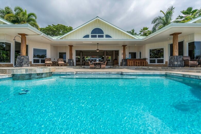 Serene Hawaiian Estate Above the Sea - Kailua Kona, Hawaii