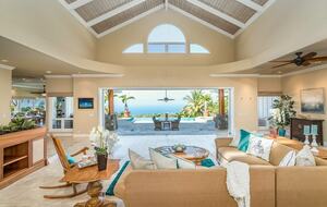 Serene Hawaiian Estate Above the Sea - Kailua Kona, Hawaii