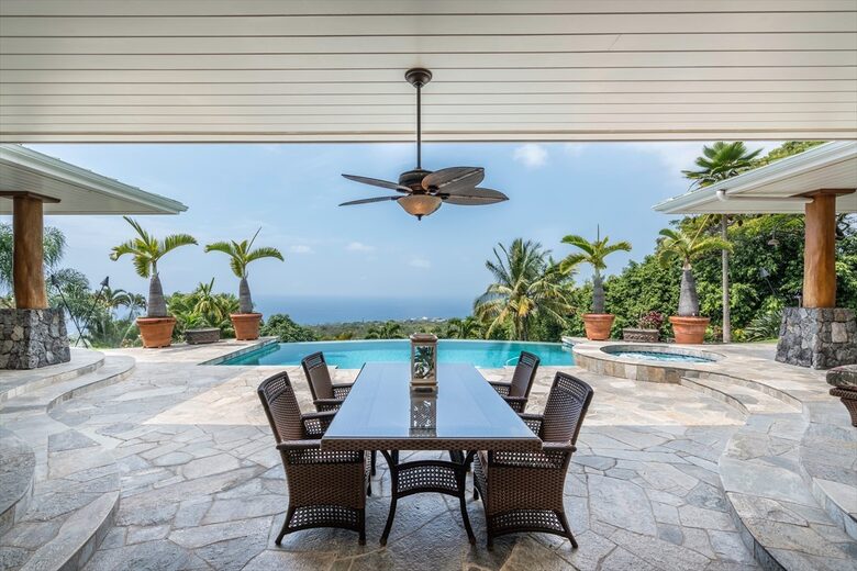 Serene Hawaiian Estate Above the Sea - Kailua Kona, Hawaii