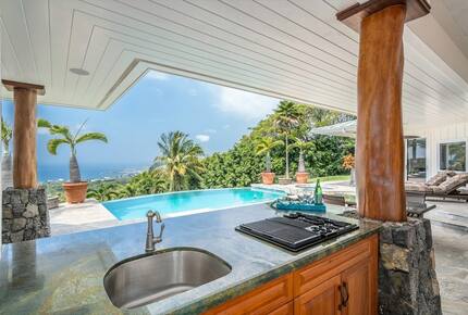 Serene Hawaiian Estate Above the Sea - Kailua Kona, Hawaii