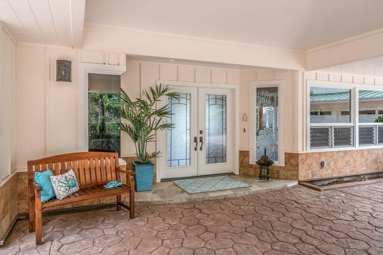 Serene Hawaiian Estate Above the Sea - Kailua Kona, Hawaii