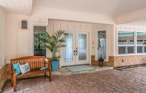 Serene Hawaiian Estate Above the Sea - Kailua Kona, Hawaii