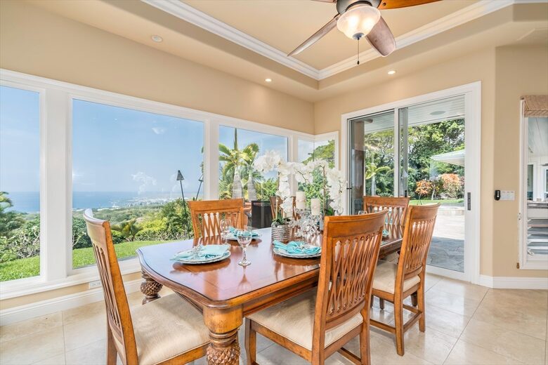 Serene Hawaiian Estate Above the Sea - Kailua Kona, Hawaii