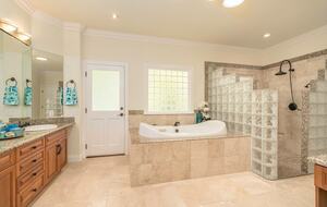 Serene Hawaiian Estate Above the Sea - Kailua Kona, Hawaii