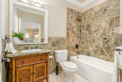 Serene Hawaiian Estate Above the Sea - Kailua Kona, Hawaii