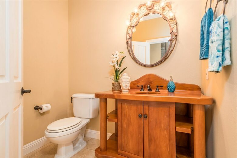 Serene Hawaiian Estate Above the Sea - Kailua Kona, Hawaii