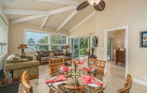 Serene Hawaiian Estate Above the Sea - Kailua Kona, Hawaii