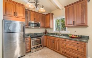 Serene Hawaiian Estate Above the Sea - Kailua Kona, Hawaii