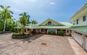 Serene Hawaiian Estate Above the Sea - Kailua Kona, Hawaii