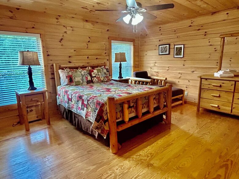 Elegant Lodge Retreat Nestled in the Appalachians - Banner Elk, North Carolina