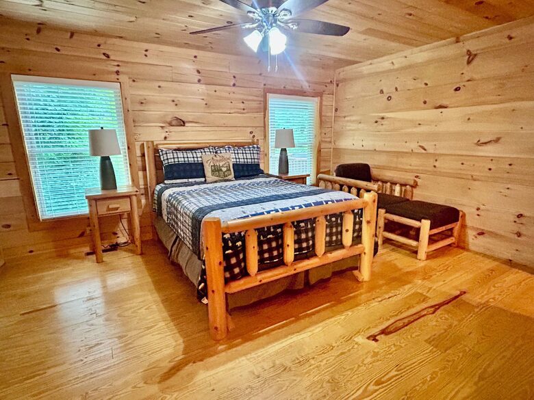 Elegant Lodge Retreat Nestled in the Appalachians - Banner Elk, North Carolina