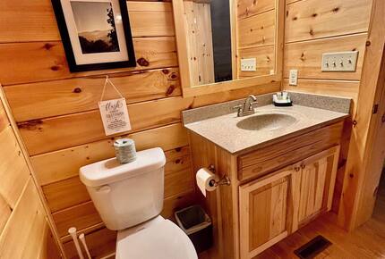 Elegant Lodge Retreat Nestled in the Appalachians - Banner Elk, North Carolina