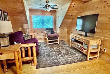 Elegant Lodge Retreat Nestled in the Appalachians - Banner Elk, North Carolina