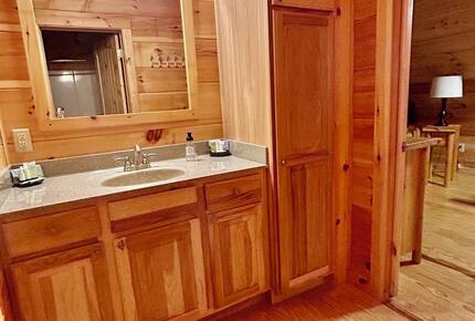 Elegant Lodge Retreat Nestled in the Appalachians - Banner Elk, North Carolina