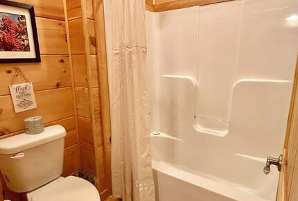 Elegant Lodge Retreat Nestled in the Appalachians - Banner Elk, North Carolina