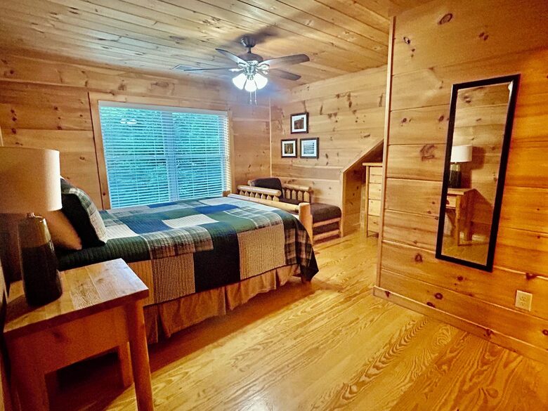 Elegant Lodge Retreat Nestled in the Appalachians - Banner Elk, North Carolina