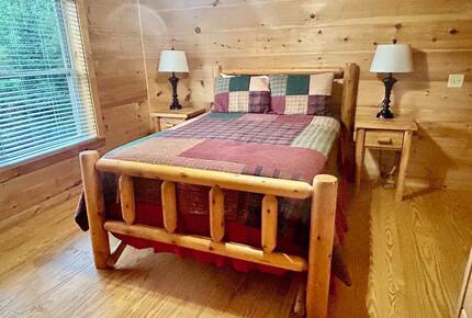 Elegant Lodge Retreat Nestled in the Appalachians - Banner Elk, North Carolina