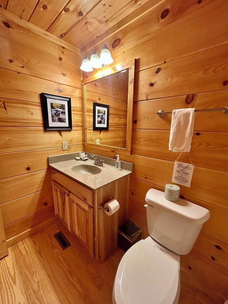 Elegant Lodge Retreat Nestled in the Appalachians - Banner Elk, North Carolina