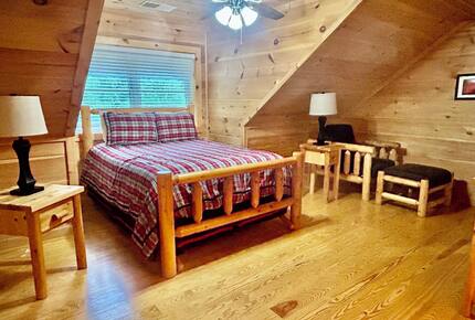 Elegant Lodge Retreat Nestled in the Appalachians - Banner Elk, North Carolina