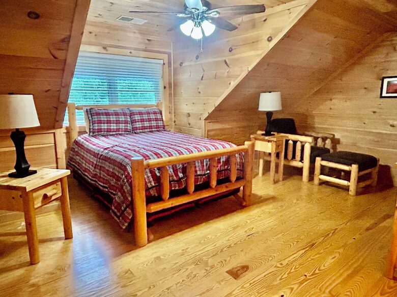 Elegant Lodge Retreat Nestled in the Appalachians - Banner Elk, North Carolina