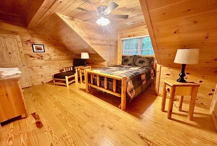 Elegant Lodge Retreat Nestled in the Appalachians - Banner Elk, North Carolina