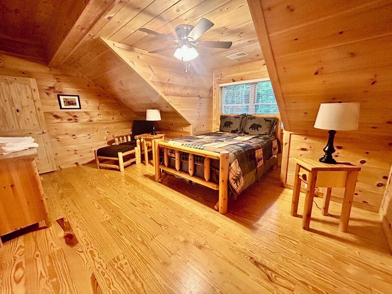 Elegant Lodge Retreat Nestled in the Appalachians - Banner Elk, North Carolina