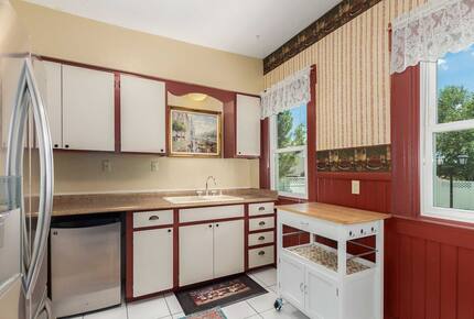 The Shady Victorian | Historic Elegance in Prescott - Prescott, Arizona