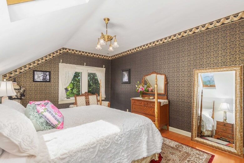 The Shady Victorian | Historic Elegance in Prescott - Prescott, Arizona