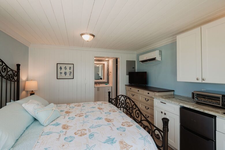 Island Views & Luxurious Comfort on Pelican Shores - Marsh Harbour, Bahamas