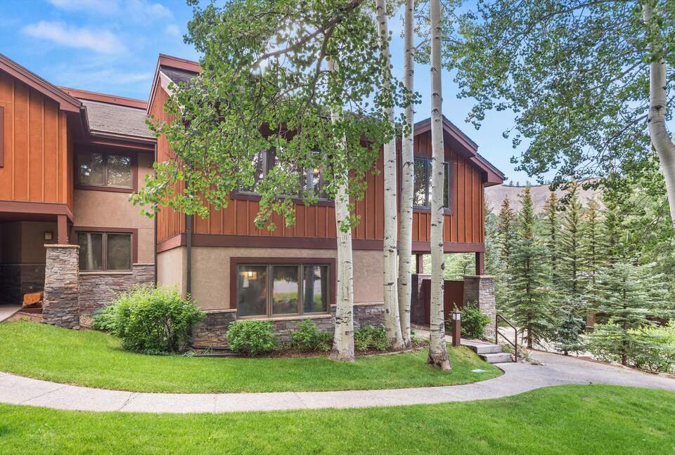 Alpine Elegance | Ski-In Mountain Condo in Snowmass Village - Snowmass, Colorado