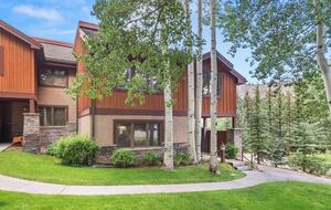 Alpine Elegance | Ski-In Mountain Condo in Snowmass Village - Snowmass, Colorado