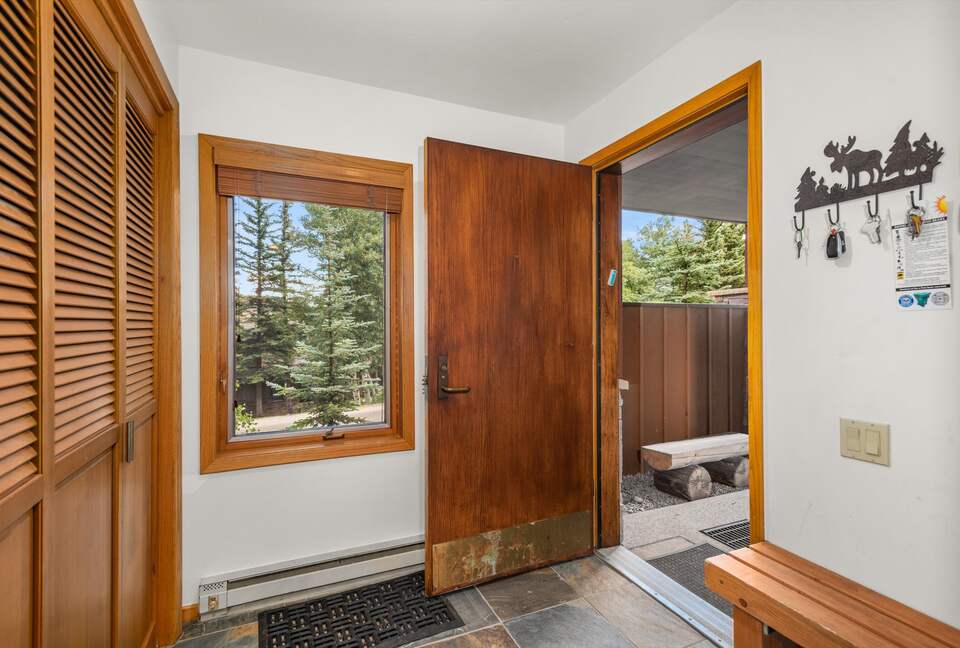 Alpine Elegance | Ski-In Mountain Condo in Snowmass Village - Snowmass, Colorado