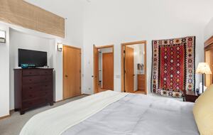 Alpine Elegance | Ski-In Mountain Condo in Snowmass Village - Snowmass, Colorado