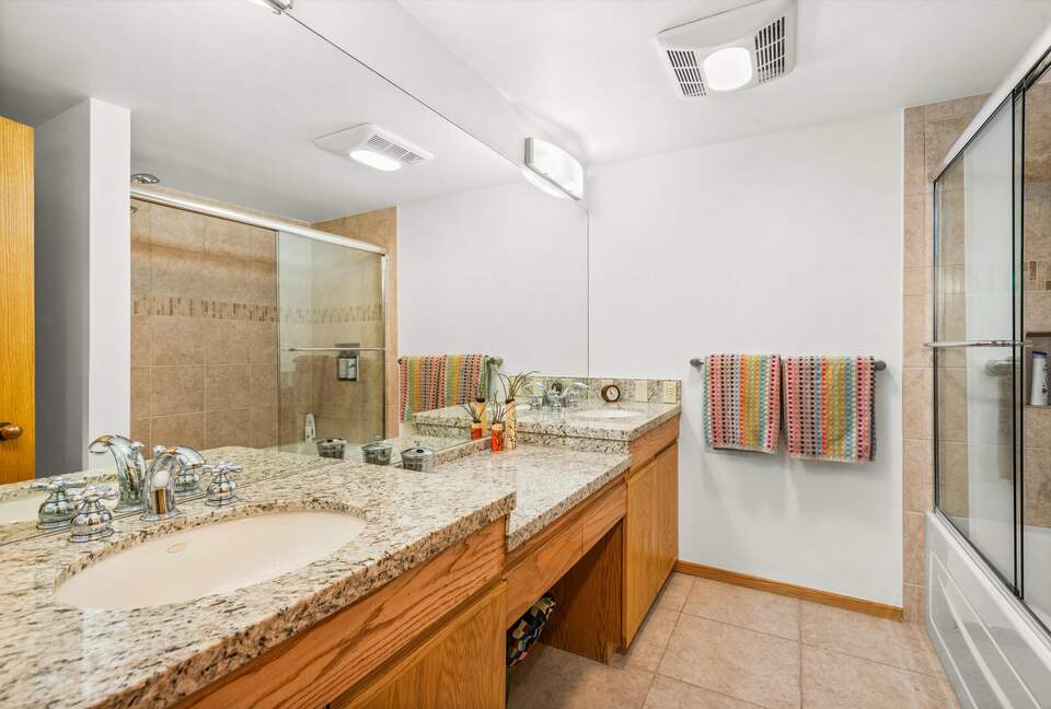 Alpine Elegance | Ski-In Mountain Condo in Snowmass Village - Snowmass, Colorado