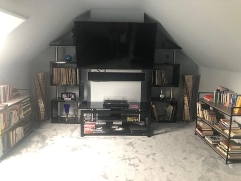 A Stone Cottage Amidst Rolling Hills - Glengarriff, Ireland