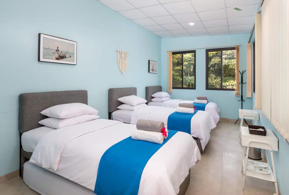 Villa Midori|Exquisite Mountain Retreat - Bogor, Indonesia