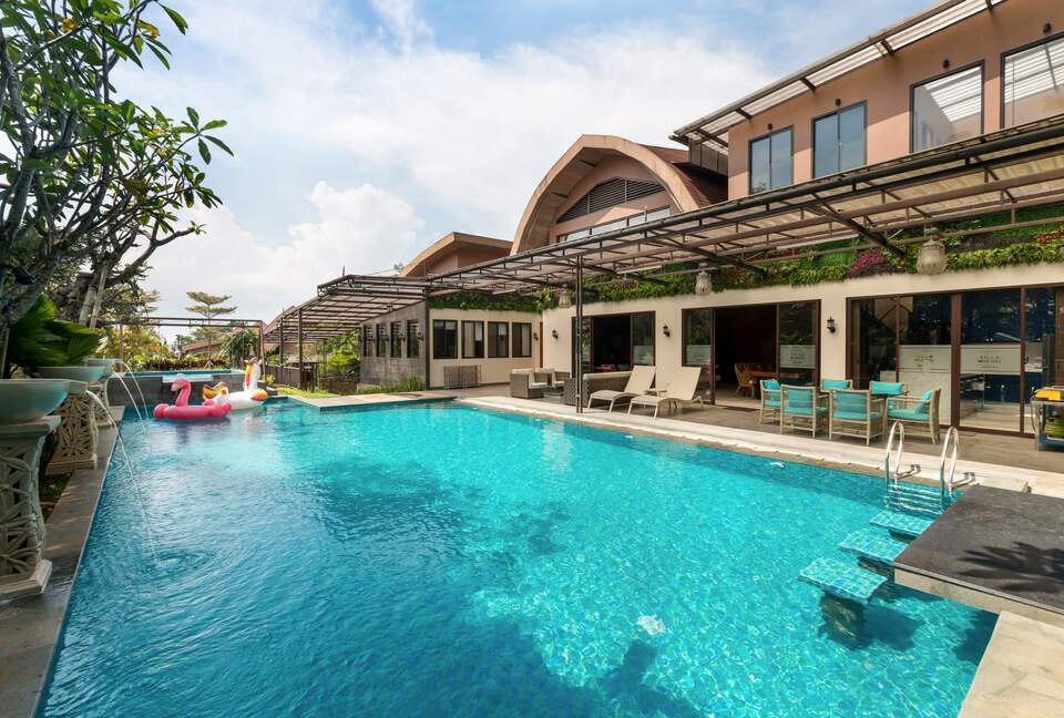 Villa Midori|Exquisite Mountain Retreat - Bogor, Indonesia