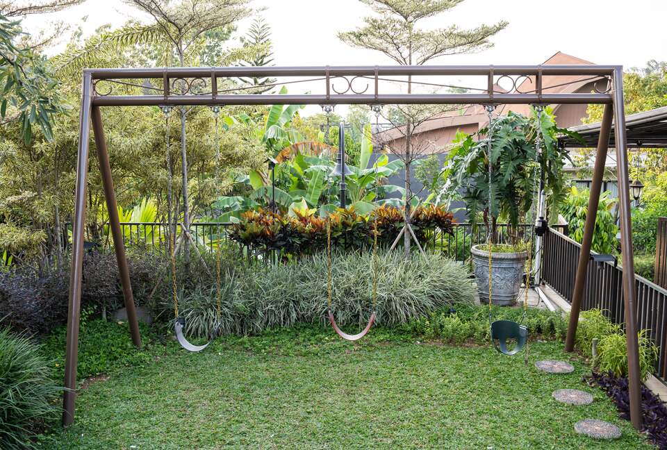 Villa Midori|Exquisite Mountain Retreat - Bogor, Indonesia