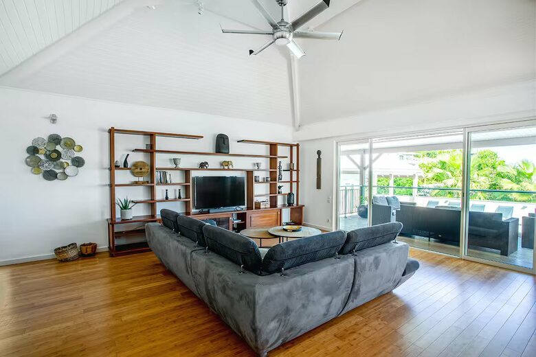 Luxurious Oceanview Villa with Private Pool in Orient Bay - San Martín, Saint Martin (French part)