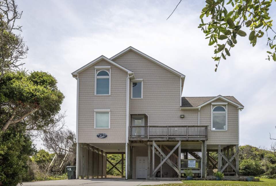 Oceanfront Elegance on the Crystal Coast - Indian Beach, North Carolina