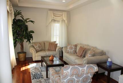 Nine-Bedroom Getaway with Expansive Grounds - Potomac, Maryland