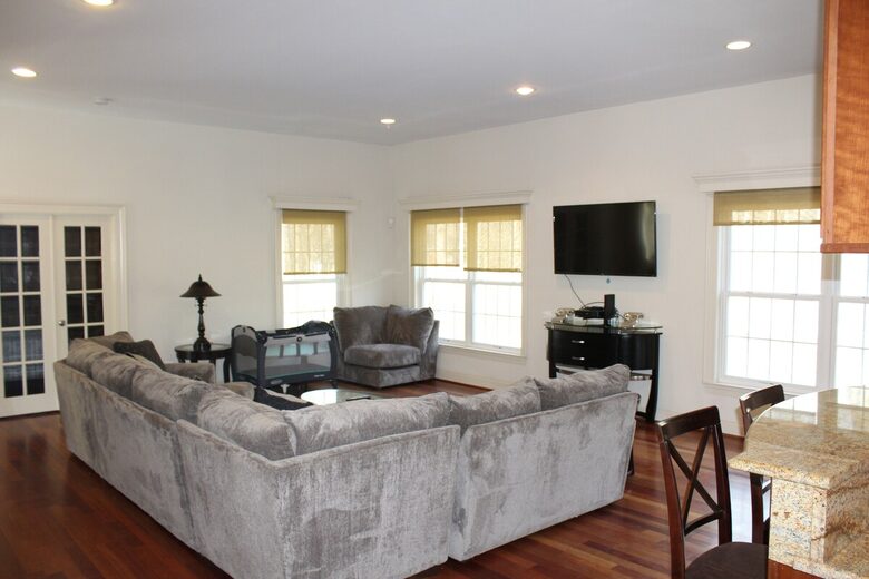 Nine-Bedroom Getaway with Expansive Grounds - Potomac, Maryland