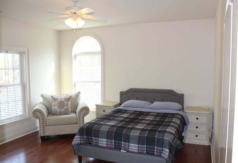 Nine-Bedroom Getaway with Expansive Grounds - Potomac, Maryland