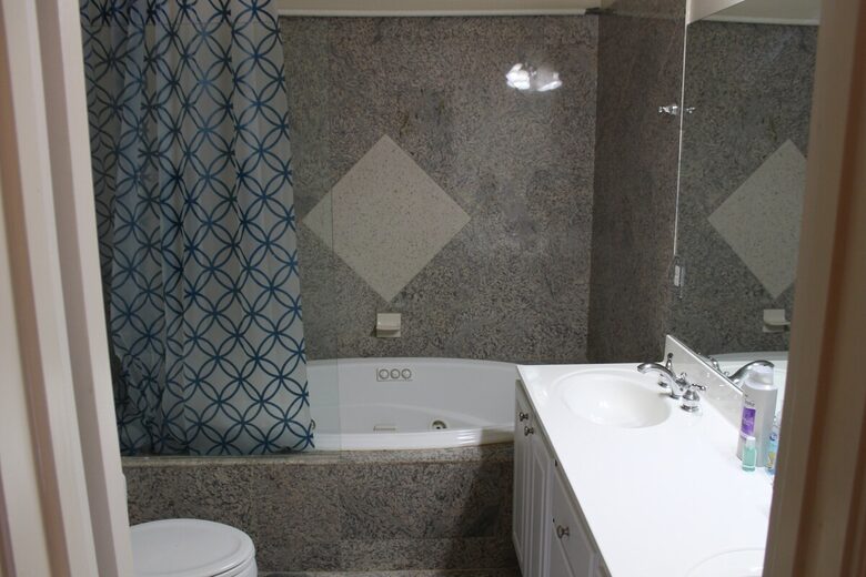 Nine-Bedroom Getaway with Expansive Grounds - Potomac, Maryland