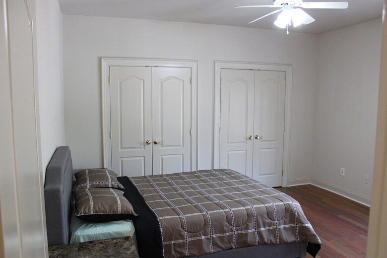 Nine-Bedroom Getaway with Expansive Grounds - Potomac, Maryland