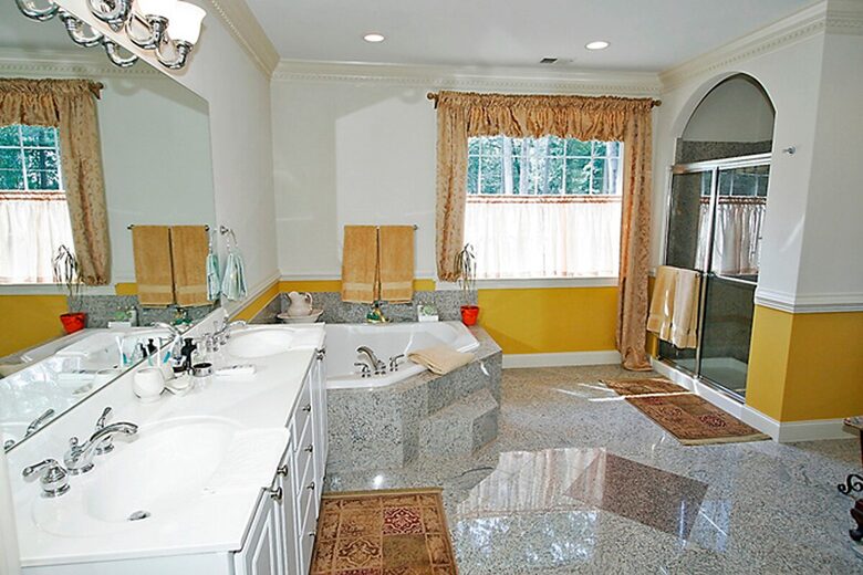 Nine-Bedroom Getaway with Expansive Grounds - Potomac, Maryland