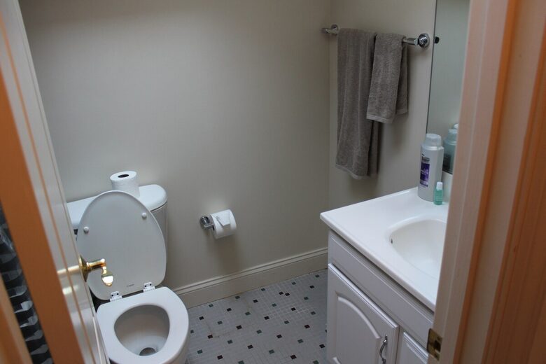 Nine-Bedroom Getaway with Expansive Grounds - Potomac, Maryland