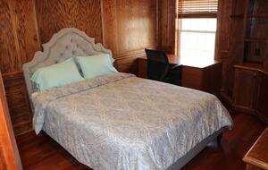 Nine-Bedroom Getaway with Expansive Grounds - Potomac, Maryland