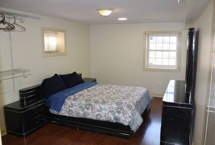 Nine-Bedroom Getaway with Expansive Grounds - Potomac, Maryland